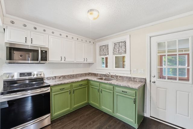 209 Adams St, Agawam, MA 01001