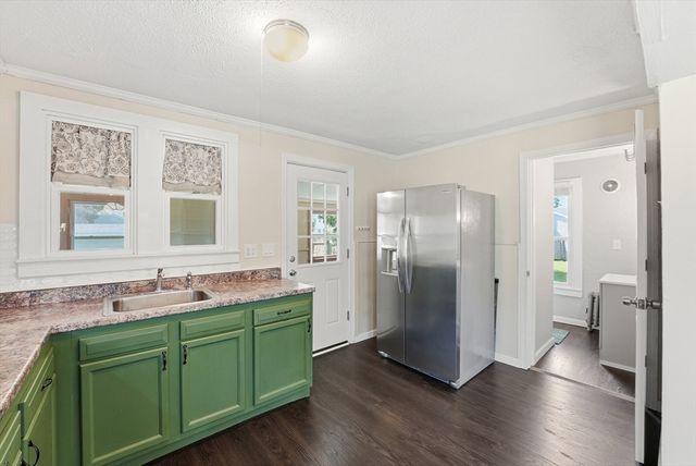 209 Adams St, Agawam, MA 01001