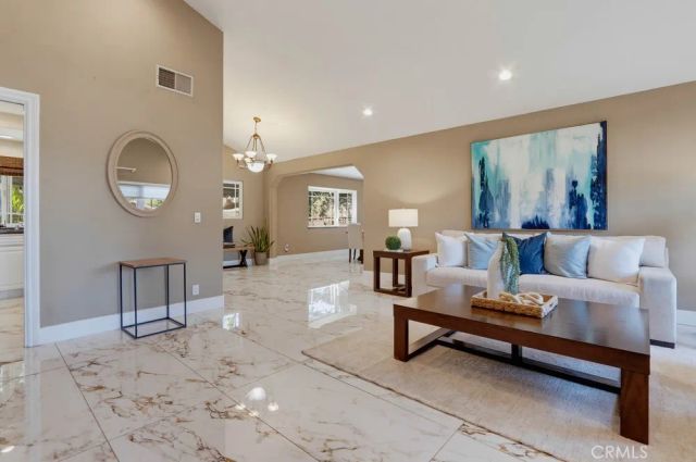 5550 E Edgemar, Anaheim, CA 92807
