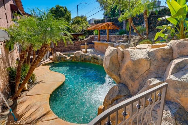 5550 E Edgemar, Anaheim, CA 92807