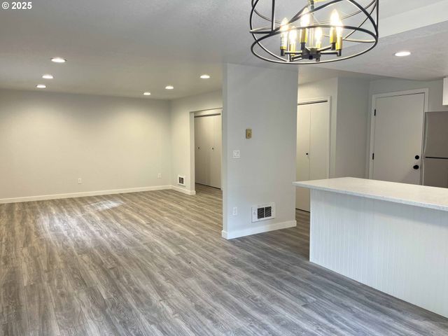 2040 11TH St, Florence, OR 97439