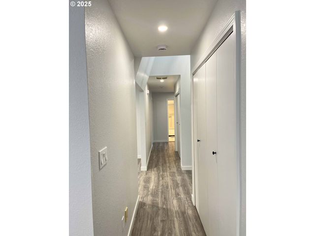 2040 11TH St, Florence, OR 97439