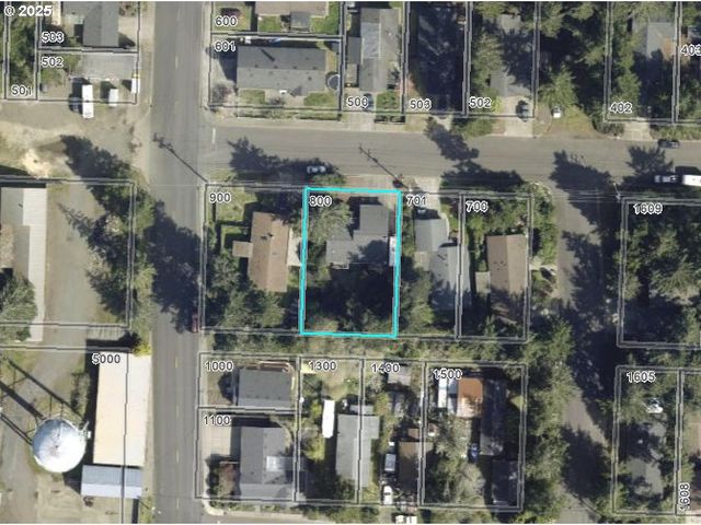 2040 11TH St, Florence, OR 97439