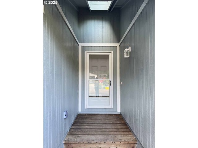 2040 11TH St, Florence, OR 97439