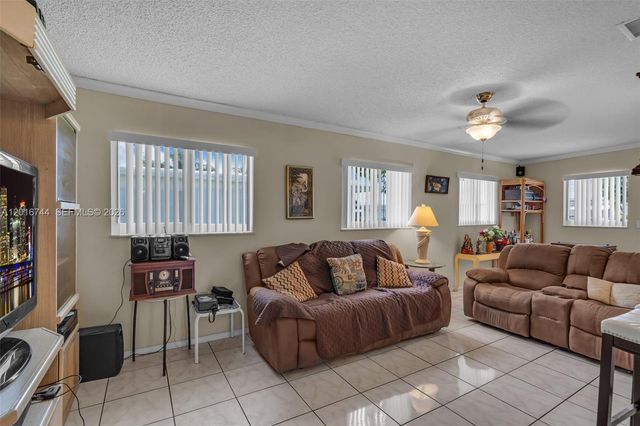 5809 NW 83rd Ave, Tamarac, FL 33321