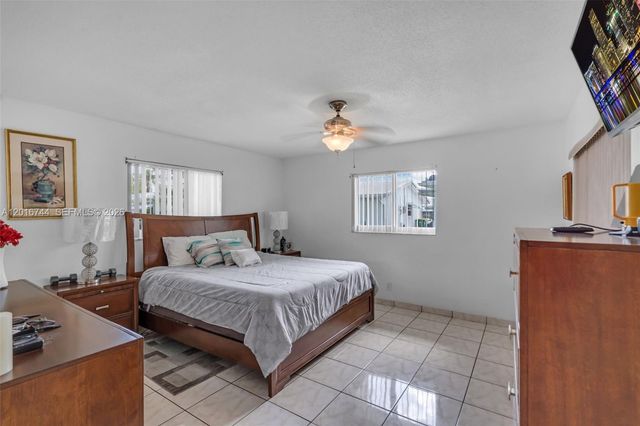 5809 NW 83rd Ave, Tamarac, FL 33321