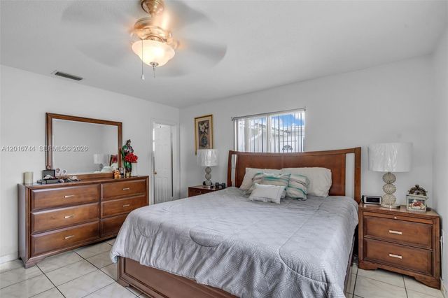 5809 NW 83rd Ave, Tamarac, FL 33321