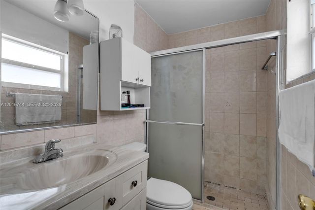 5809 NW 83rd Ave, Tamarac, FL 33321