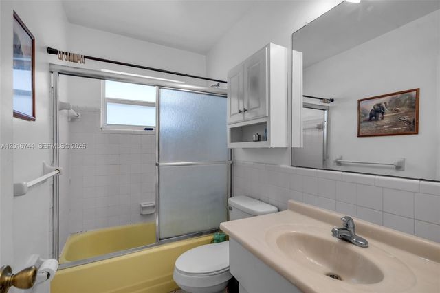 5809 NW 83rd Ave, Tamarac, FL 33321