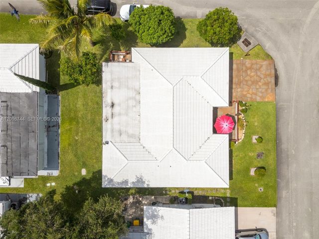 5809 NW 83rd Ave, Tamarac, FL 33321