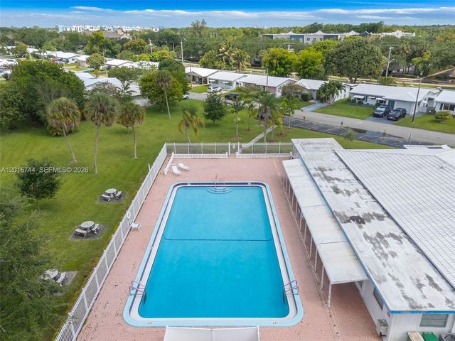 5809 NW 83rd Ave, Tamarac, FL 33321