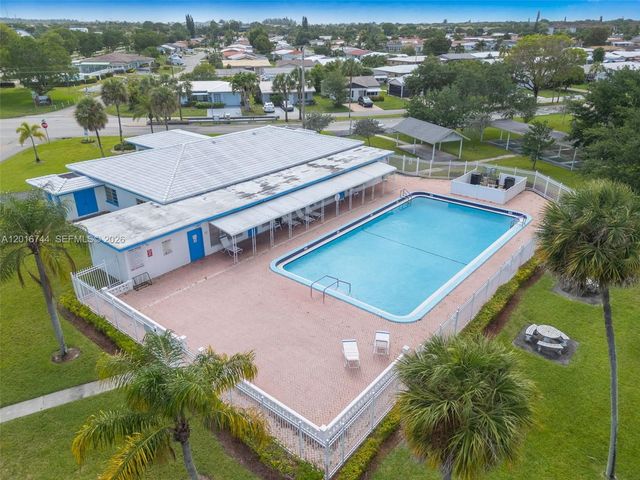 5809 NW 83rd Ave, Tamarac, FL 33321