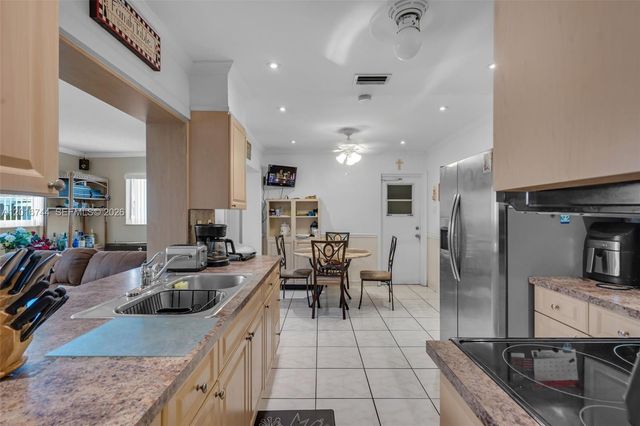 5809 NW 83rd Ave, Tamarac, FL 33321