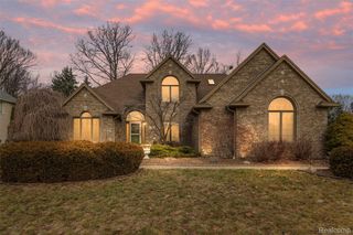 3731 Lake Forest Drive, Sterling Heights, MI 48314