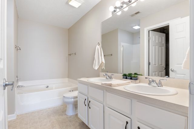 1022 Lexington Farms Dr, Spring Hill, TN 37174