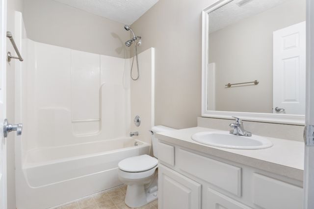 1022 Lexington Farms Dr, Spring Hill, TN 37174