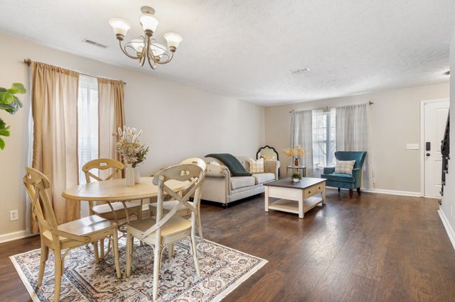 1022 Lexington Farms Dr, Spring Hill, TN 37174