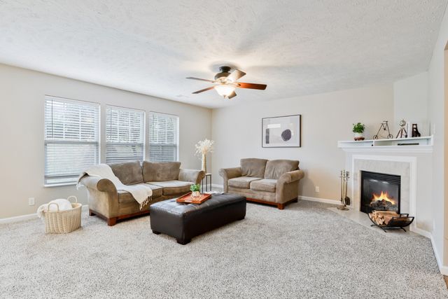 1022 Lexington Farms Dr, Spring Hill, TN 37174