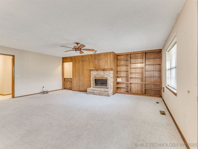 8121 E 75th Street, Tulsa, OK 74133