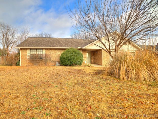 8121 E 75th Street, Tulsa, OK 74133