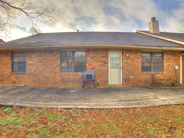 8121 E 75th Street, Tulsa, OK 74133