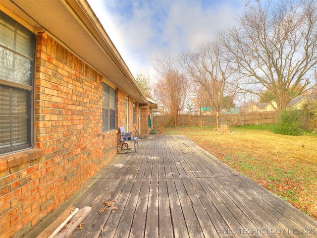 8121 E 75th Street, Tulsa, OK 74133