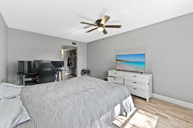 5937 Forest Hill Boulevard 103, West Palm Beach, FL 33415