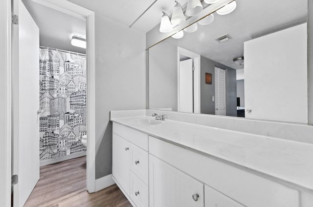 5937 Forest Hill Boulevard 103, West Palm Beach, FL 33415