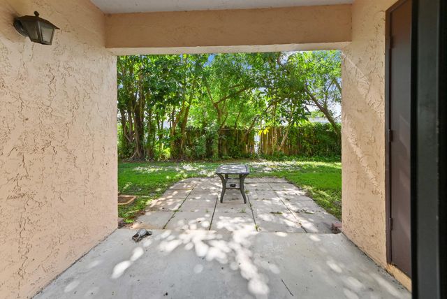 5937 Forest Hill Boulevard 103, West Palm Beach, FL 33415