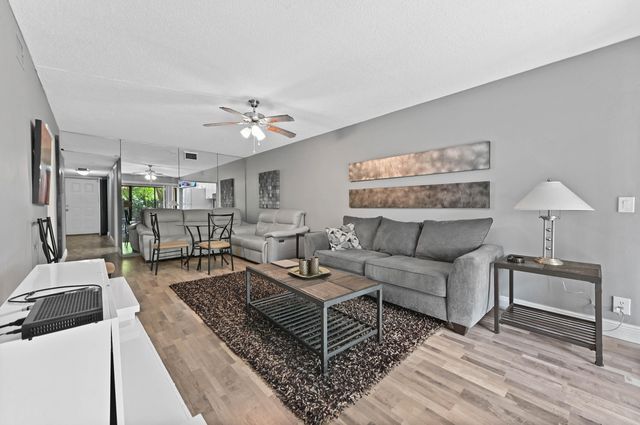 5937 Forest Hill Boulevard 103, West Palm Beach, FL 33415