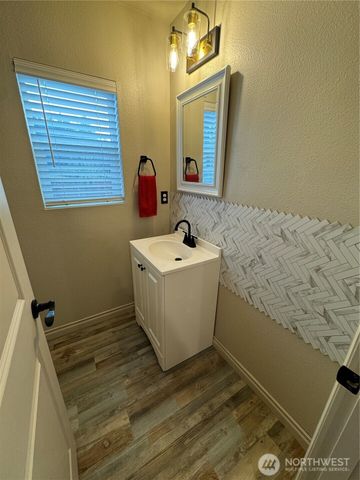 3572 Hoffman Hill Boulevard, Dupont, WA 98327