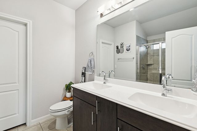 1097 Kingbird Lane, Alvarado, TX 76009