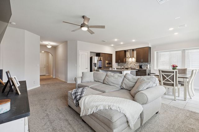 1097 Kingbird Lane, Alvarado, TX 76009