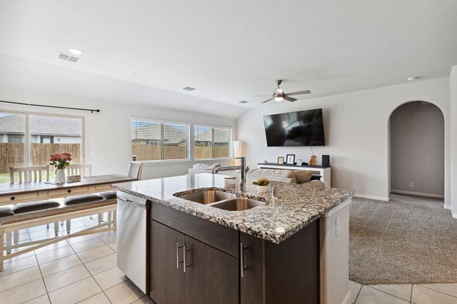 1097 Kingbird Lane, Alvarado, TX 76009