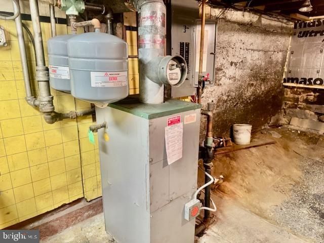 329 S MAPLE ST, Mount Carmel, PA 17851