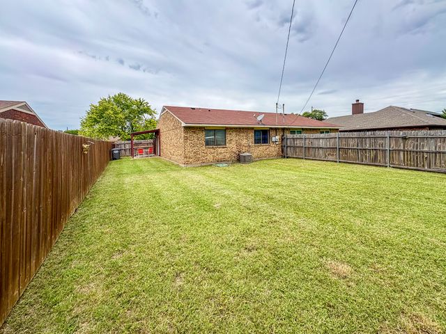 539 Bluebird Lane, Red Oak, TX 75154