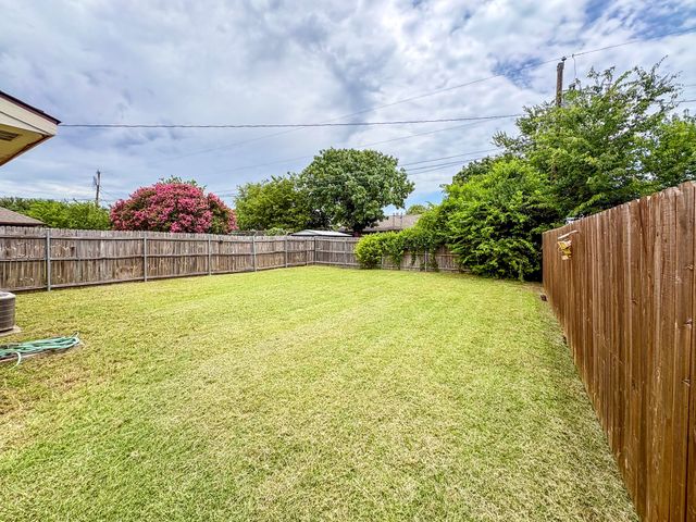 539 Bluebird Lane, Red Oak, TX 75154