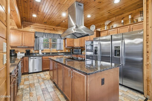 319 Poplar Point Way, Gatlinburg, TN 37738