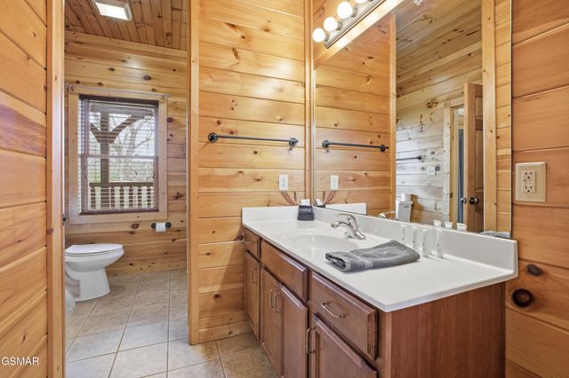 319 Poplar Point Way, Gatlinburg, TN 37738