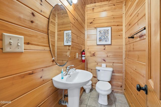 319 Poplar Point Way, Gatlinburg, TN 37738