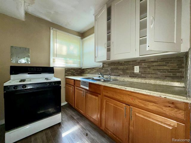 14416 Grandville Avenue, Detroit, MI 48223