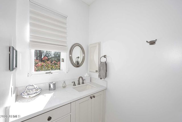 6205 E SAGE Drive, Paradise Valley, AZ 85253