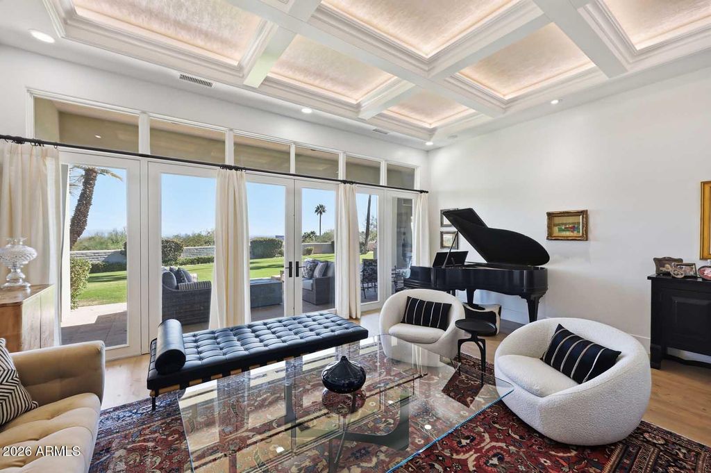 Image 10 of property listing at 6205 E SAGE Drive, Paradise Valley, AZ 85253