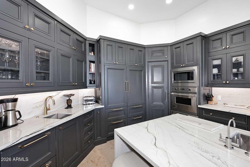 Image 18 of property listing at 6205 E SAGE Drive, Paradise Valley, AZ 85253