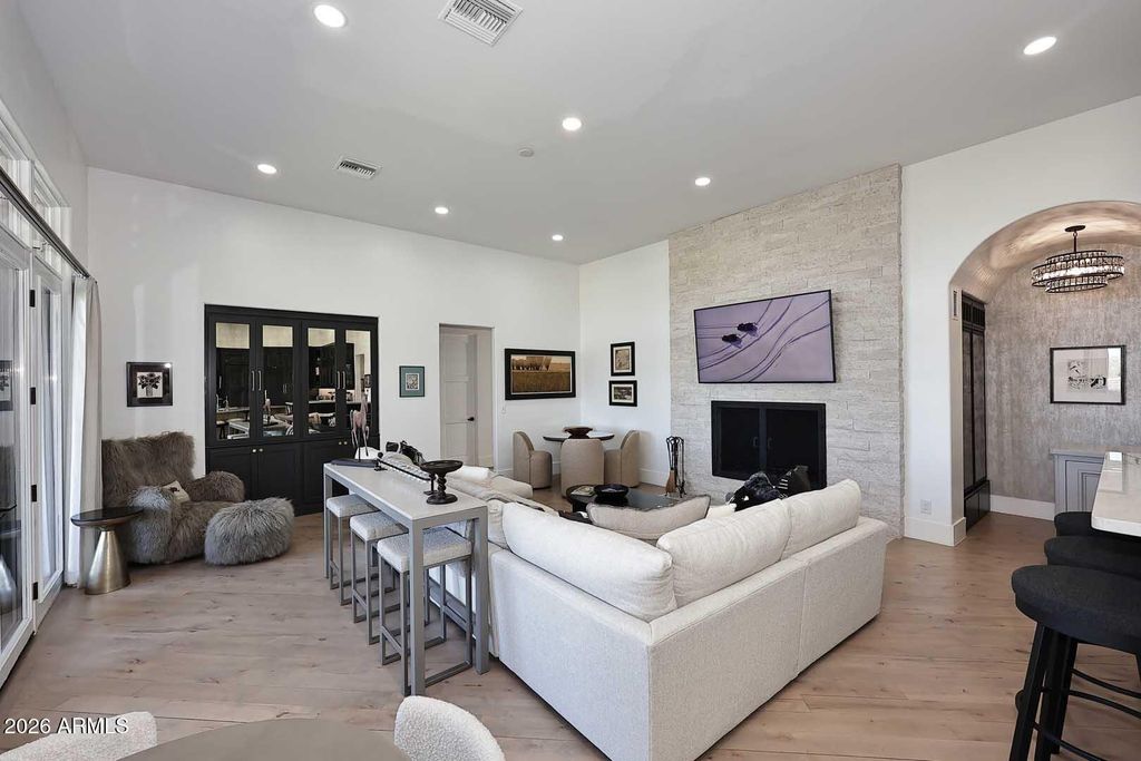 Image 21 of property listing at 6205 E SAGE Drive, Paradise Valley, AZ 85253