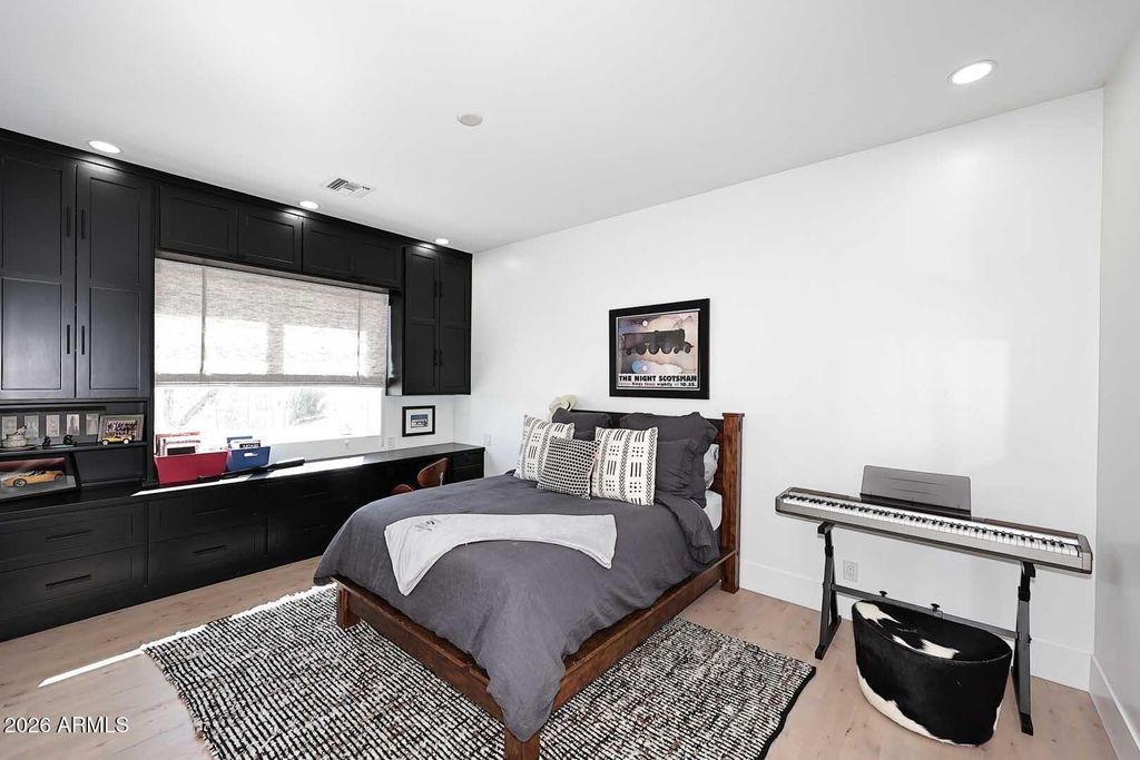 Image 30 of property listing at 6205 E SAGE Drive, Paradise Valley, AZ 85253