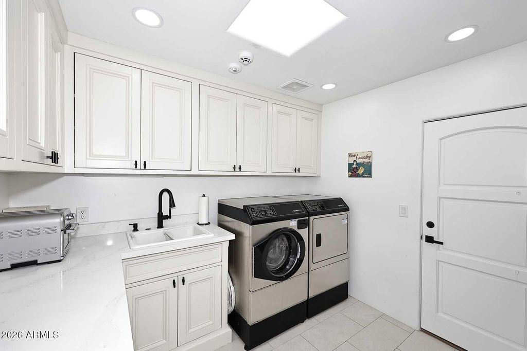 Image 37 of property listing at 6205 E SAGE Drive, Paradise Valley, AZ 85253