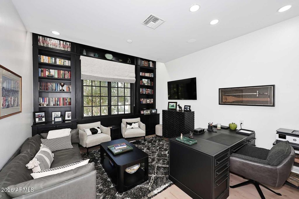 Image 38 of property listing at 6205 E SAGE Drive, Paradise Valley, AZ 85253