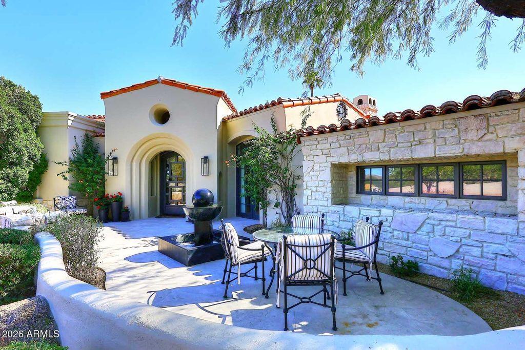 Image 5 of property listing at 6205 E SAGE Drive, Paradise Valley, AZ 85253