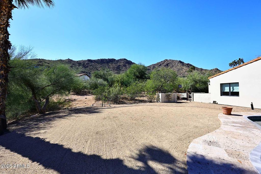 Image 58 of property listing at 6205 E SAGE Drive, Paradise Valley, AZ 85253